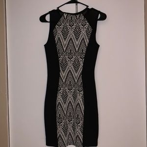 Slim black and white dress